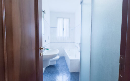 SANT’ELENA – APPARTAMENTO CON TRE CAMERE AL SECONDO PIANO