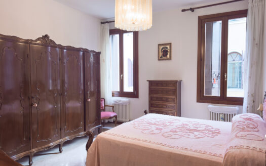 SANT’ELENA – APPARTAMENTO CON TRE CAMERE AL SECONDO PIANO